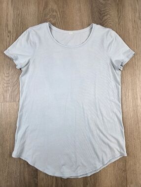 Lululemon Athletica Love Tee Round Neck Curved Hem Top Size 4
